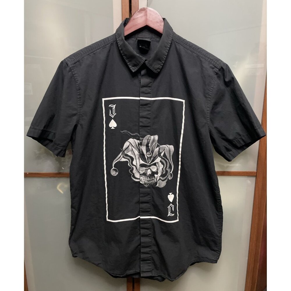 Suicide Squad Hot Topic Exclusive Joker Poker Graphic Button Down Shirt Size SM